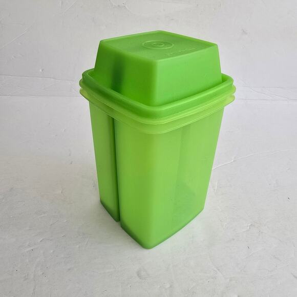 Tupperware Pick A Deli Pickle Keeper Green Pickle Lift Container 1330-6 - Picture 3 of 6